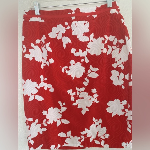 Talbots Bold Floral Print Office to Date Night Pencil Skirt size 6 - Picture 1 of 4